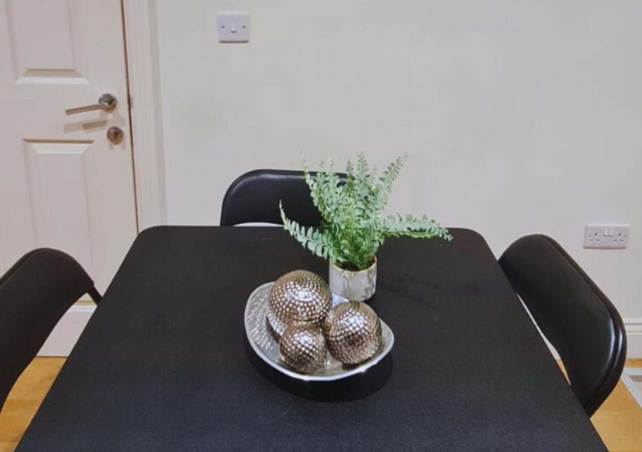 Modern 2 Bedroom Apartment In Peckham 런던 외부 사진